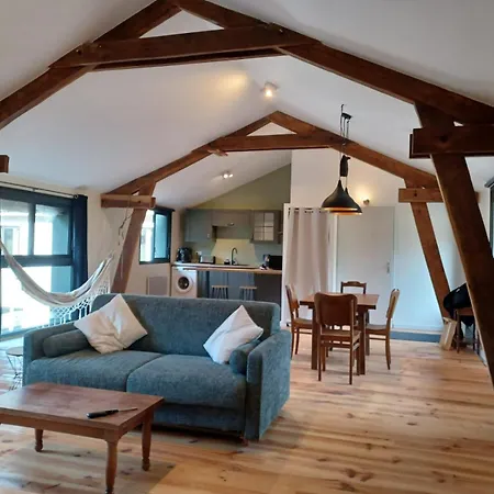 La Grange, Entre Pyrenees Et Andes *