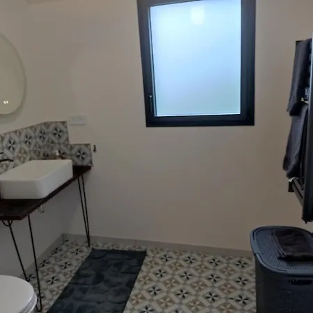 La Grange, Entre Pyrenees Et Andes